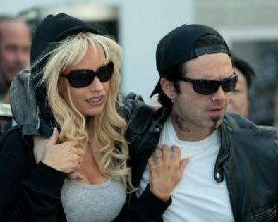 Зачем смотреть «Пэм и Томми» — откровенный сериал о токсичных отношениях Памелы Андерсон