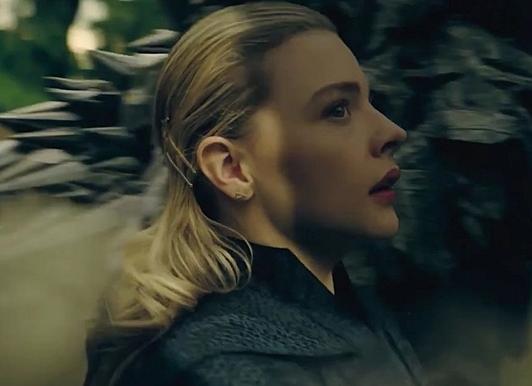 Amazon отменил сериал «Периферийные устройства» с Хлоей Грейс Морец