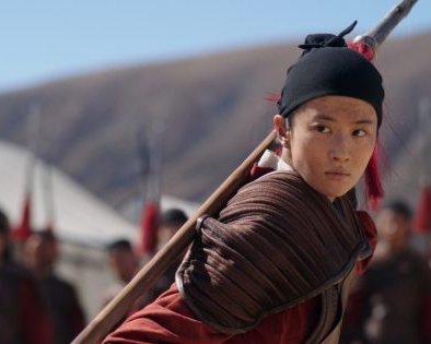 Никакого Мушу, песен и юмора. Почему фильм «Мулан» напоминает китайскую подделку