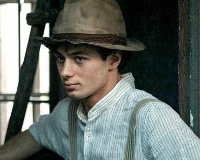 Удовольствие получит Остап, но не зрители. Что не так с фильмом «Бендер: Начало»