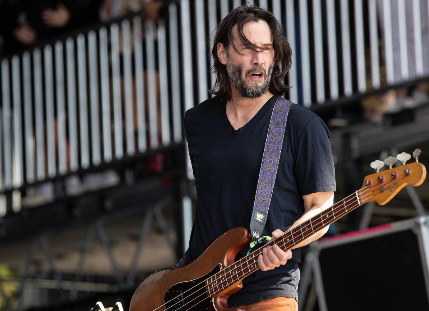 Рок-группа Киану Ривза Dogstar дала свой первый концерт после воссоединения