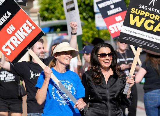 Гильдия актёров США объявит забастовку вслед за сценаристами